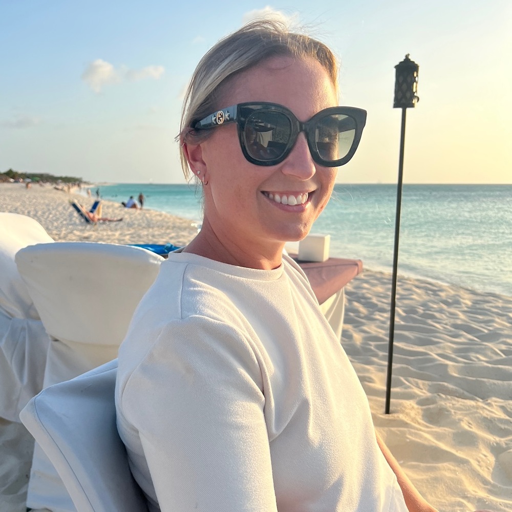 Meet your Posher, Alexandra